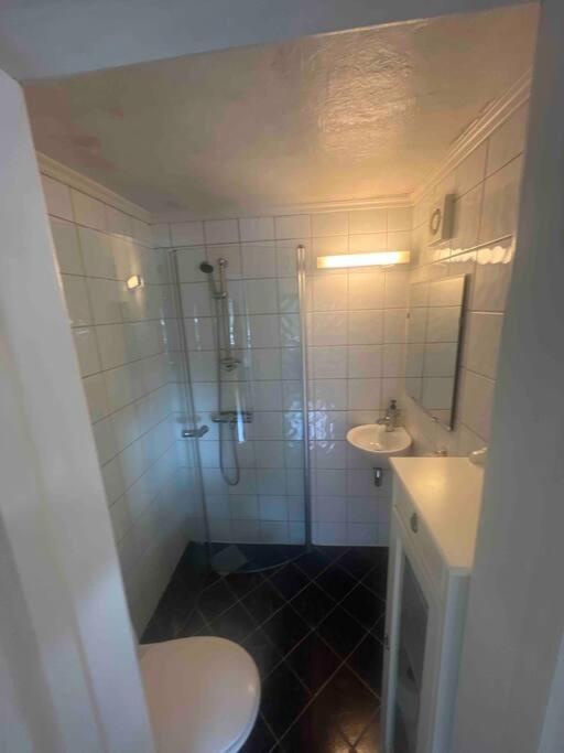 Cosy Apartment With Free Parking Берген Экстерьер фото